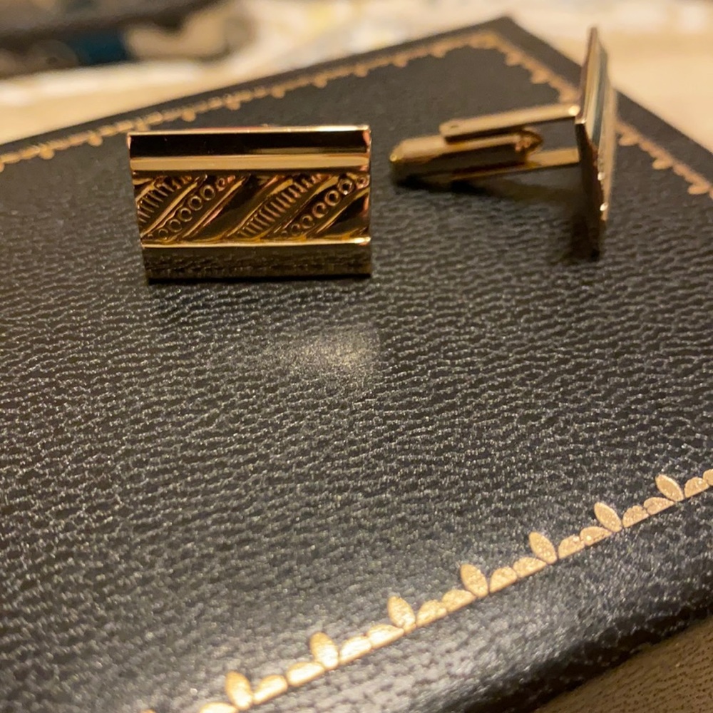 Gold color cuff links